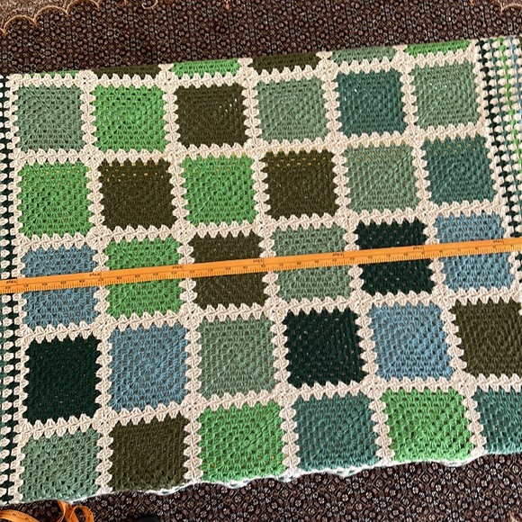 Handmade by hobbii 8/4 cotton yarn. square 34x34 inches - Picture 7 of 16